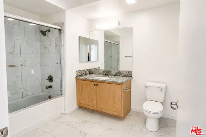 12132 Hart Street 301, North Hollywood, California 91605