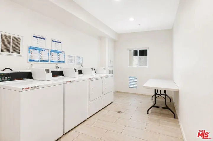 12132 Hart Street 301, North Hollywood, California 91605