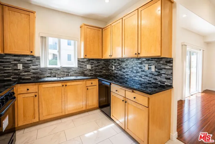 12132 Hart Street 301, North Hollywood, California 91605
