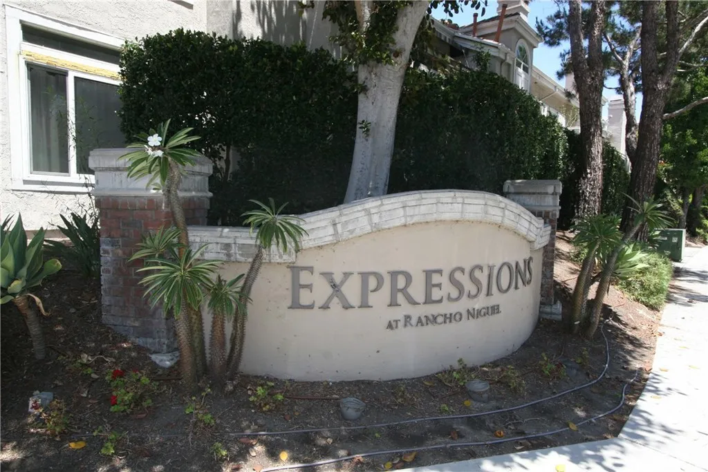 25141 La Jolla F