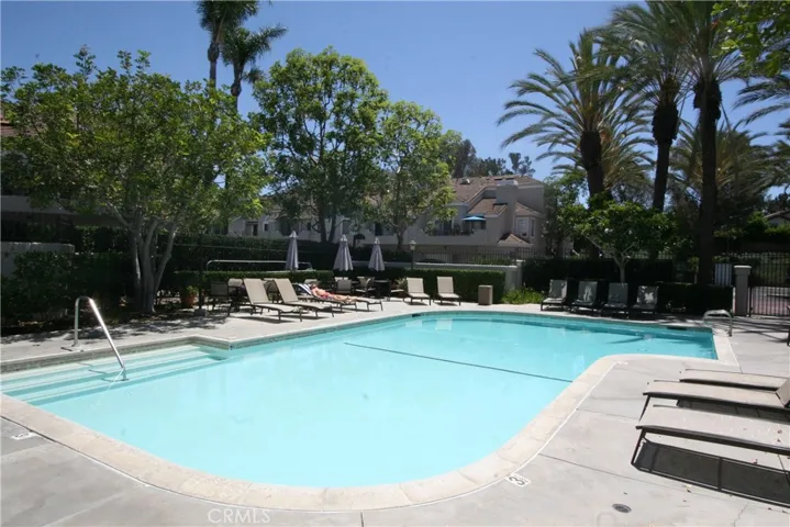 25141 La Jolla F, Laguna Niguel, California 92677