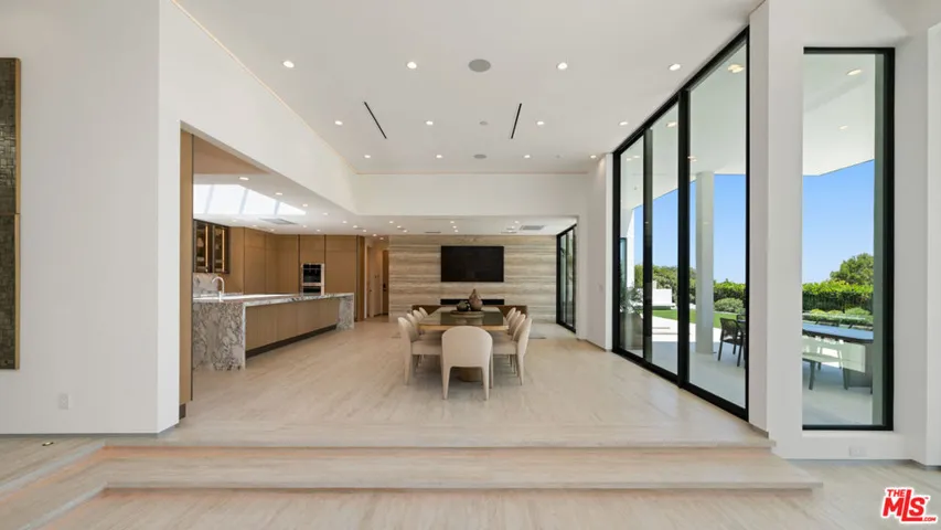 365 Trousdale Place, Beverly Hills, California 90210