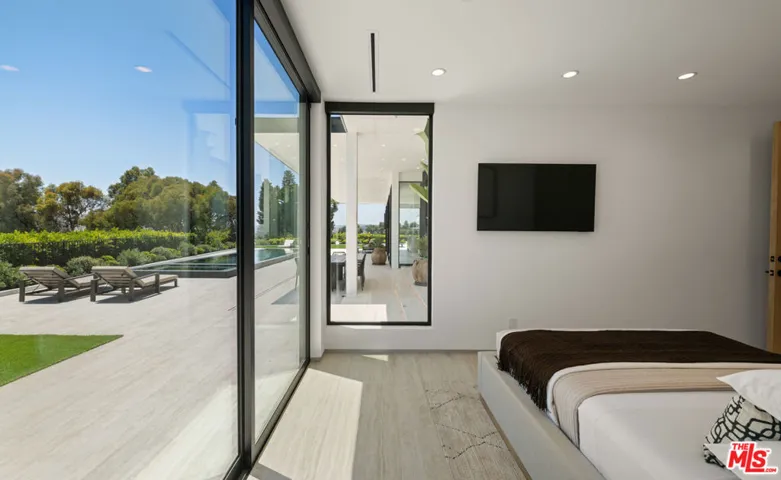 365 Trousdale Place, Beverly Hills, California 90210