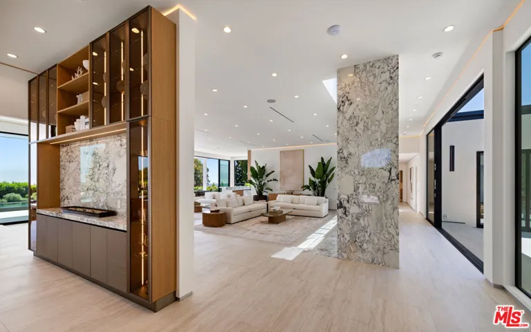 365 Trousdale Place, Beverly Hills, California 90210