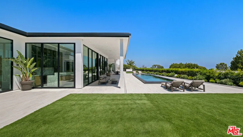 365 Trousdale Place, Beverly Hills, California 90210