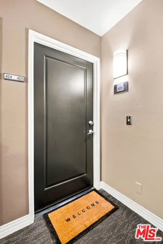 7320 Hawthorn Avenue 425, Los Angeles, California 90046