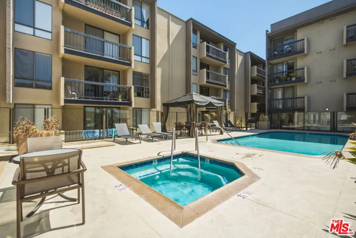 7320 Hawthorn Avenue 425, Los Angeles, California 90046