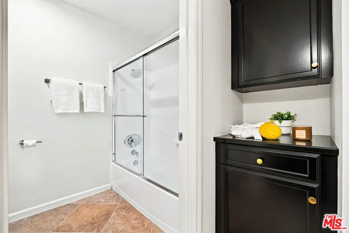 7320 Hawthorn Avenue 425, Los Angeles, California 90046