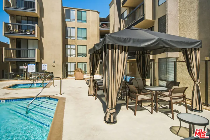7320 Hawthorn Avenue 425, Los Angeles, California 90046