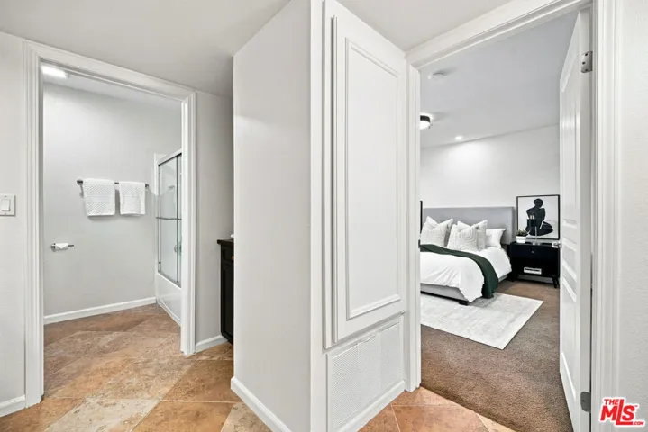 7320 Hawthorn Avenue 425, Los Angeles, California 90046