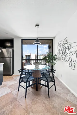 7320 Hawthorn Avenue 425, Los Angeles, California 90046