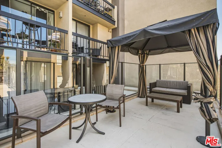 7320 Hawthorn Avenue 425, Los Angeles, California 90046