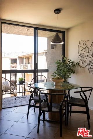 7320 Hawthorn Avenue 425, Los Angeles, California 90046