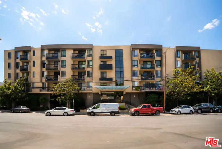 7320 Hawthorn Avenue 425, Los Angeles, California 90046