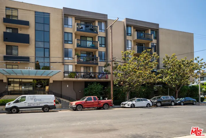 7320 Hawthorn Avenue 425, Los Angeles, California 90046