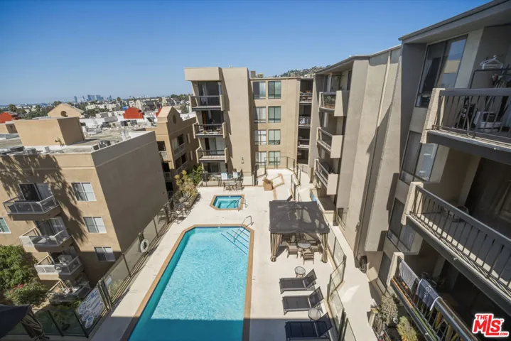7320 Hawthorn Avenue 425, Los Angeles, California 90046