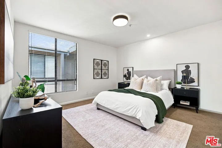 7320 Hawthorn Avenue 425, Los Angeles, California 90046