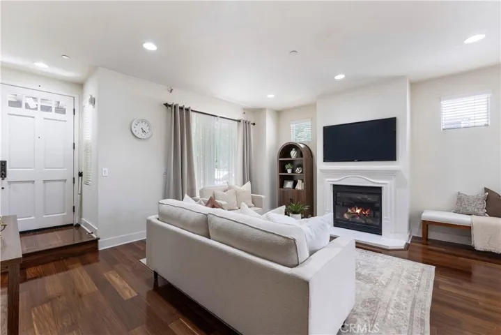 6300 Honolulu, La Crescenta, California 91214