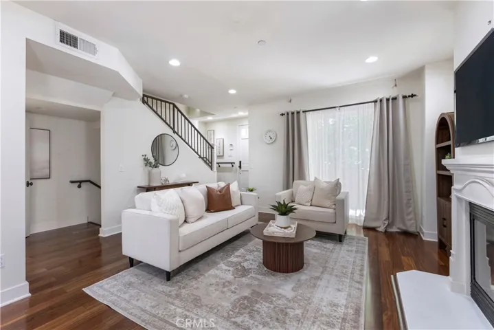 6300 Honolulu, La Crescenta, California 91214