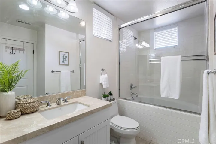6300 Honolulu, La Crescenta, California 91214