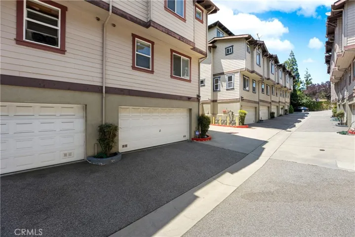 6300 Honolulu, La Crescenta, California 91214