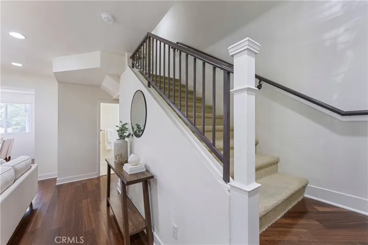 6300 Honolulu, La Crescenta, California 91214
