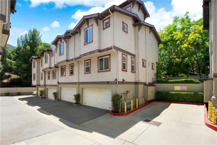 6300 Honolulu, La Crescenta, California 91214