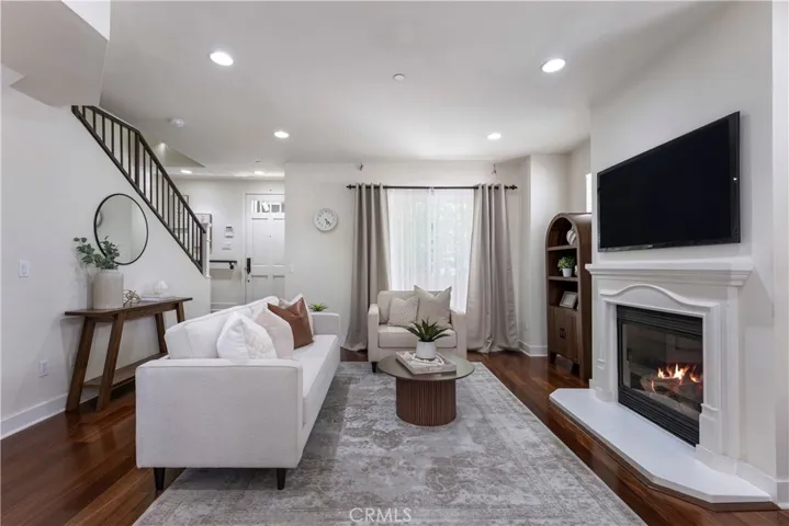 6300 Honolulu, La Crescenta, California 91214