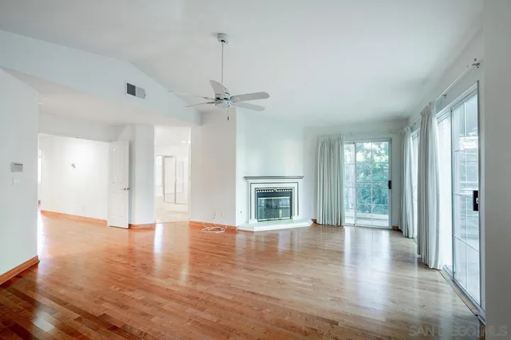 5105 Renaissance Ave A, San Diego, California 92122