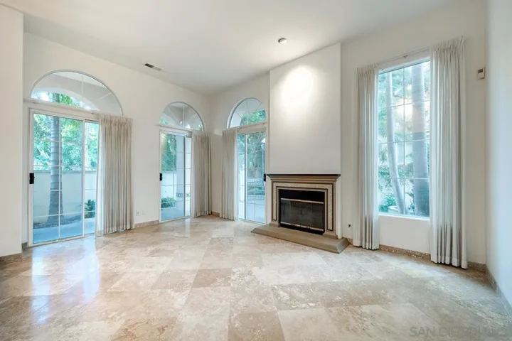 5105 Renaissance Ave A, San Diego, California 92122