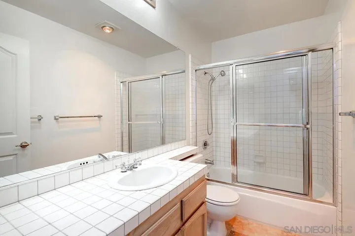 5105 Renaissance Ave A, San Diego, California 92122