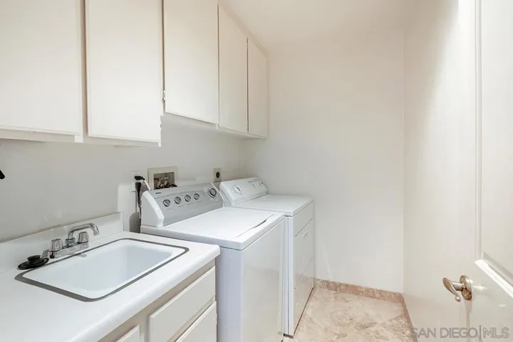 5105 Renaissance Ave A, San Diego, California 92122