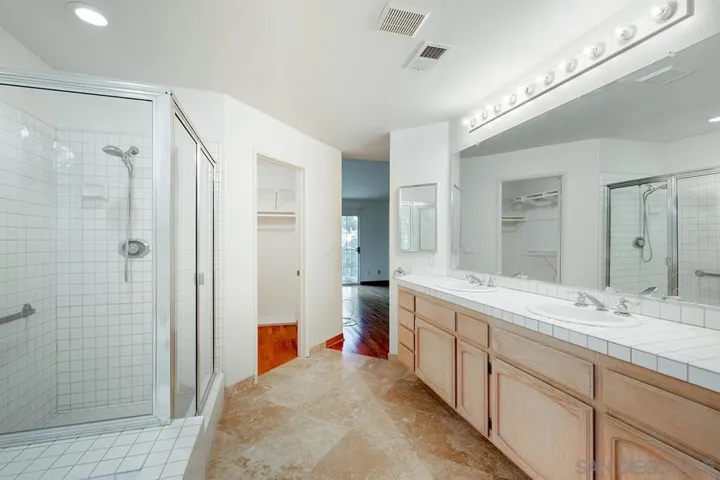 5105 Renaissance Ave A, San Diego, California 92122