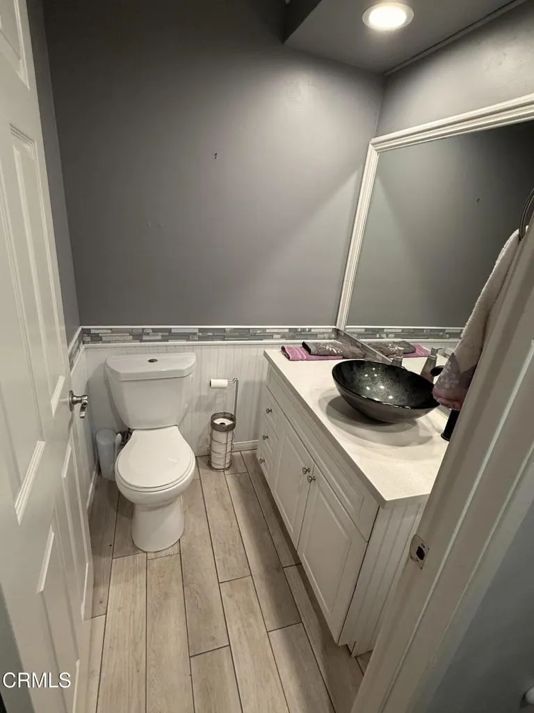 Bathroom Guest 3