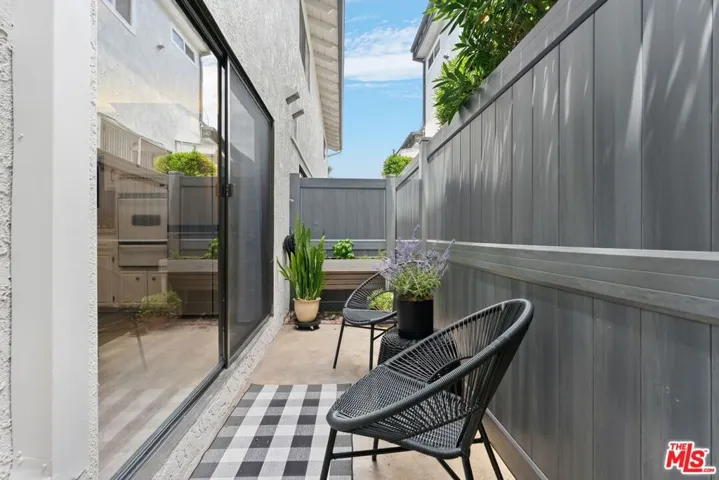 1456 Manhattan Beach Boulevard G, Manhattan Beach, California 90266