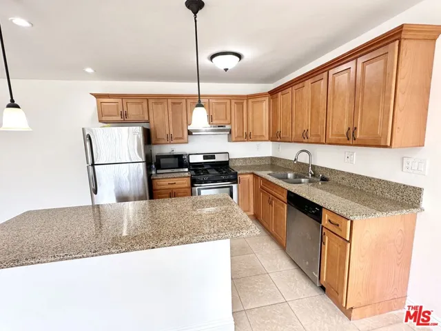 7209 Willoughby Avenue 10, Los Angeles, California 90046