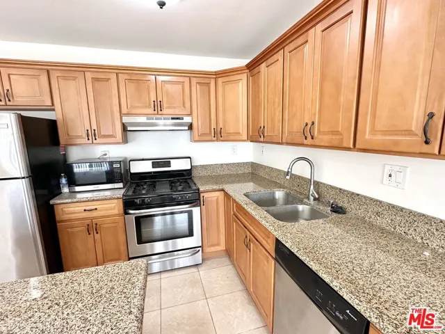 7209 Willoughby Avenue 10, Los Angeles, California 90046
