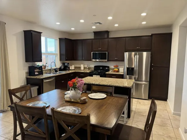 1952 Gus Villalta Drive, Los Banos, California 93635