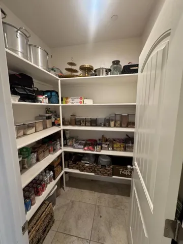 1952 Gus Villalta Drive, Los Banos, California 93635