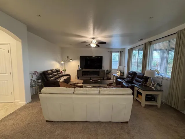 1952 Gus Villalta Drive, Los Banos, California 93635