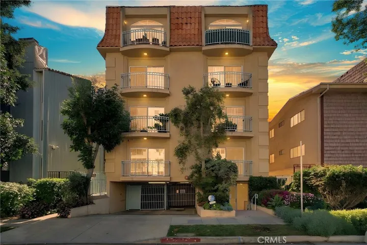 1871 Greenfield Avenue 102, Los Angeles, California 90025