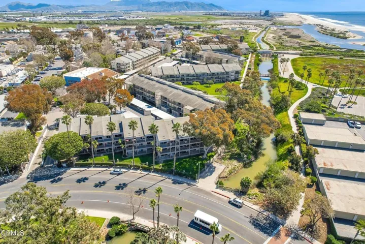 660 Sunfish Way-5 arrow