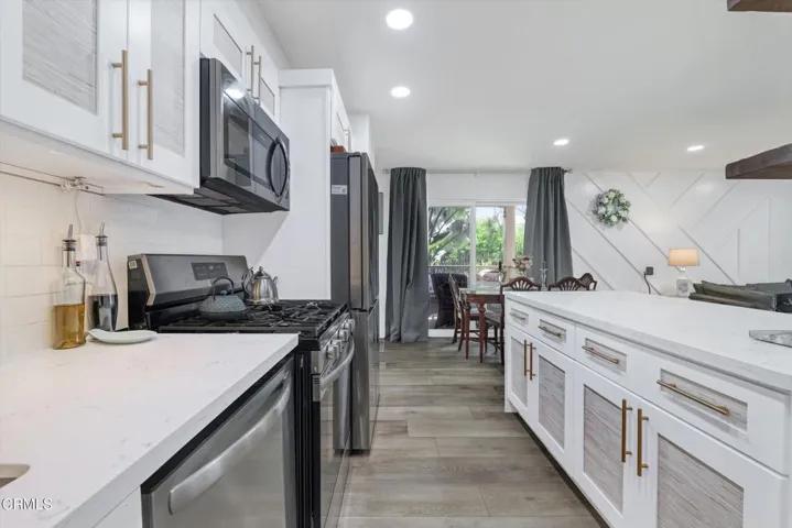 12-660 Sunfish Way-12