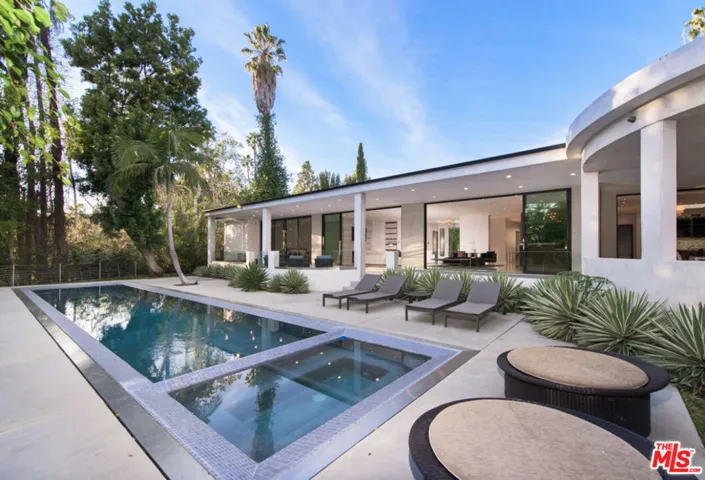 900 N Hillcrest Road, Beverly Hills, California 90210