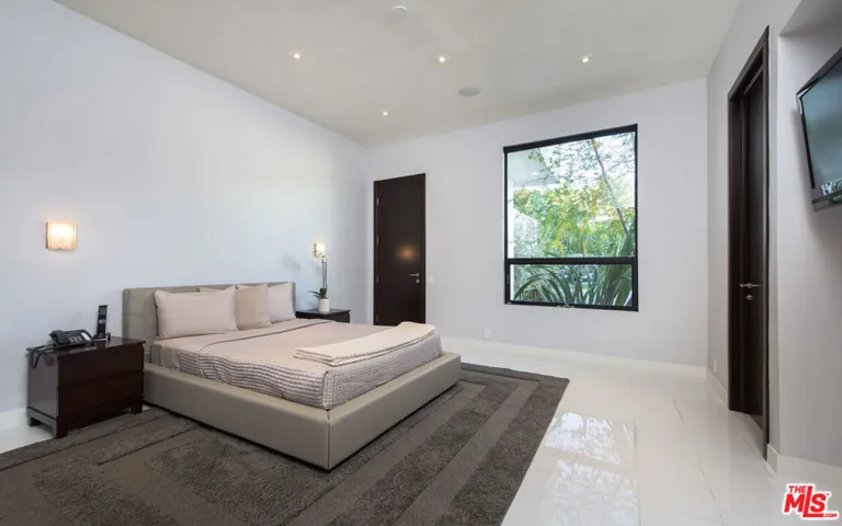 900 N Hillcrest Road, Beverly Hills, California 90210