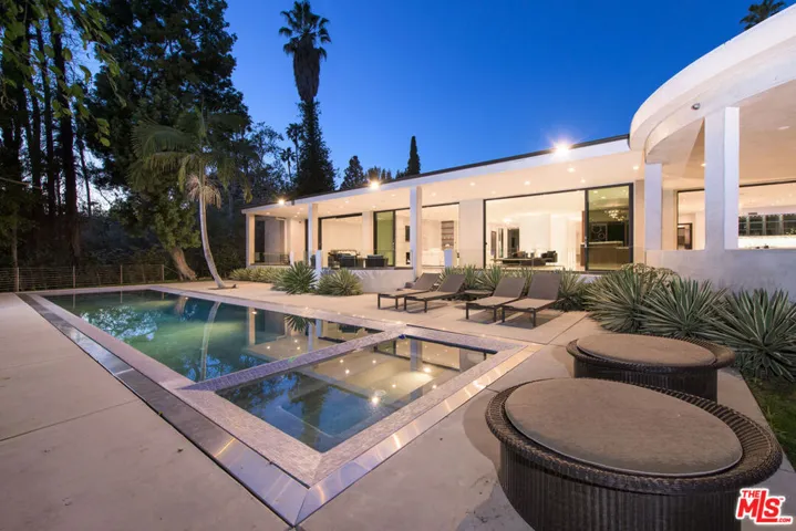 900 N Hillcrest Road, Beverly Hills, California 90210