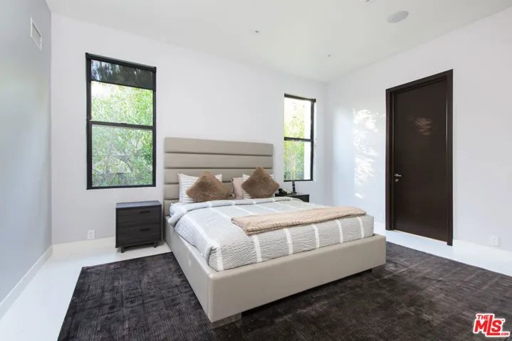 900 N Hillcrest Road, Beverly Hills, California 90210