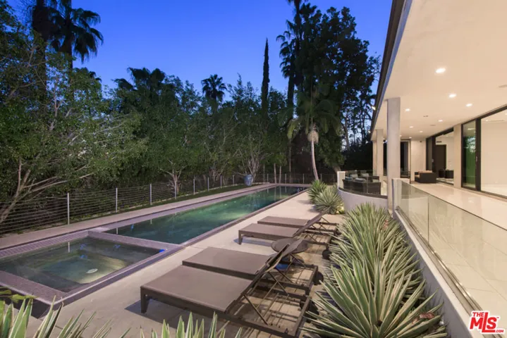 900 N Hillcrest Road, Beverly Hills, California 90210