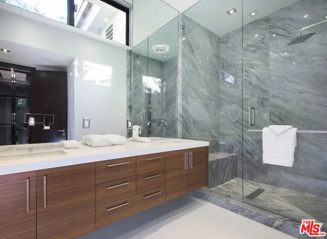 900 N Hillcrest Road, Beverly Hills, California 90210