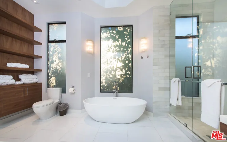 900 N Hillcrest Road, Beverly Hills, California 90210